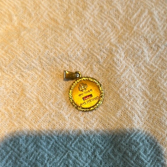 Augis Love token. 18k solid gold with diamonds and rubies. - Picture 2 of 4